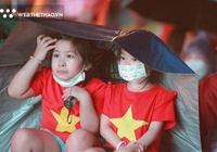 Có một “Việt Trì thu nhỏ” trong lòng Việt Trì: Trải chiếu, đội mưa cổ vũ U23 Việt Nam