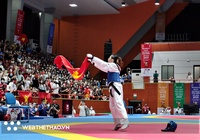 Trương Thị Kim Tuyền cắt gần chục cân và nén đau giành tấm HCV Taekwondo SEA Games