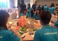 HLV Mai Đức Chung lo tuyển nữ Việt Nam ăn mì tôm không đủ sức đá World Cup 2023