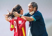 HLV Mai Đức Chung: “Ông già gân” cùng tuyển nữ Việt Nam hiên ngang đến World Cup 2023