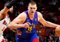 Nikola Jokic xuất sắc như thường lệ, Denver Nuggets thắng nghẹt thở Miami Heat