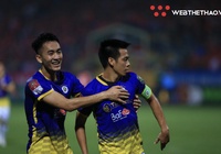 Văn Quyết cán mốc 100 bàn tại V.League, Hà Nội nhấn chìm CLB Hải Phòng