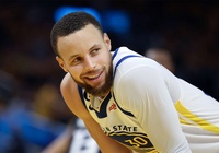 Stephen Curry cùng Warriors thắng trận sân khách hiếm hoi, dồn Kings vào cửa bị loại