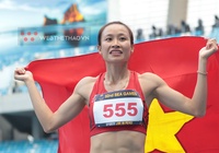 Huỳnh Thị Mỹ Tiên dành tặng tấm HCV SEA Games cho người thầy của mình