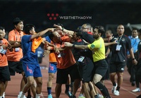 Cận cảnh màn ẩu đả đáng xấu hổ giữa U22 Thái Lan vs U22 Indonesia