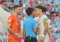 Đoàn Văn Hậu chơi xấu, bị ngoại binh Đà Nẵng “tố” với trọng tài