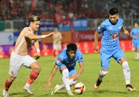 HLV Kiatisuk nhận thất bại đậm nhất trên sân nhà Pleiku ở V.League