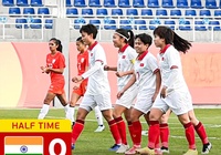 Tuyển nữ Việt Nam có chiến thắng an ủi trước Ấn Độ với 3 bàn thắng bằng... đầu
