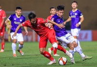 Bài toán khó với “tướng” mới của CLB Hà Nội: Bốn trận thủng lưới đến... 15 bàn