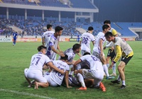 Hạ đội bóng Trung Quốc, CLB Hà Nội chặn đà khủng hoảng