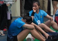 Thua ngược đầy cay đắng, VĐV bóng chuyền Long An bật khóc, ngoại binh ngồi thất thần