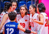 Thanh Thúy, Kiều Trinh, Lâm Oanh cùng ra sân tại giải bóng chuyền Nhật Bản và Thái Lan