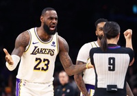 LeBron James và LA Lakers than phiền về trọng tài sau màn ngược dòng hụt trước Phoenix Suns