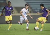 Văn Toàn lại thăng hoa, HLV Troussier có “nghĩ khác”