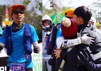 Đỗ Trọng Nhơn vô địch cự ly 112km Dalat Ultra Trail 2024: Mệt mỏi và cái ôm chặt ở vạch đích