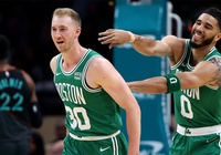Tay ném lạ vượt qua Jayson Tatum, phá kỷ lục 3 điểm của đội nhất bảng Boston Celtics