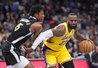 LeBron James "hồi xuân" gánh Los Angeles Lakers, tiếp lửa cuộc đua Play-in cân não