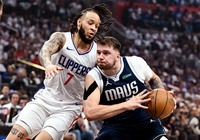 Vừa ốm vừa chấn thương, Luka Doncic vẫn đi vào lịch sử NBA Playoffs với chiến thắng đậm LA Clippers
