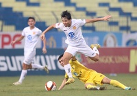 Vòng 22 V.League: Nam Định một tay chạm cúp, Khánh Hòa rớt hạng?