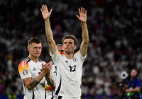 Thomas Muller cảnh báo đội nhà không được cao hứng sau trận Scotland