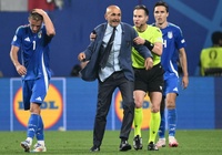 HLV Spalletti nổi giận, tức giận hét vào mặt truyền thông Italia