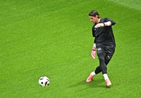 Từng khiến Italia cay đắng mất vé dự World Cup, thủ môn Thụy Sỹ có động thái bất ngờ