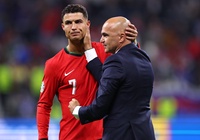 Ronaldo "giải nghệ Euro" với thống kê xấu xí như... Messi