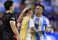 Lautaro Martinez lau nước mắt cho Messi và đưa Argentina đi vào lịch sử Copa America