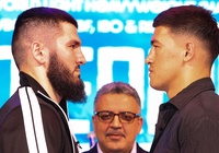 Artur Beterbiev - Dmitry Bivol đối mặt, huyền thoại làng Boxing nghiêng về ai?