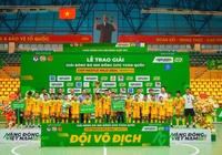 Cái giá quá đắt cho U11 SLNA gian lận tuổi: Bị thu cúp, phạt tiền, cấm thi đấu 2 năm