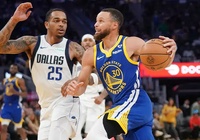 Stephen Curry chấn thương ngón tay, làm hỏng kế hoạch của HLV Steve Kerr và Golden State