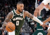 Damian Lillard ném 10 quả 3 điểm, Bucks vẫn thua đau vì cú game-winner của "người nhện" Mitchell