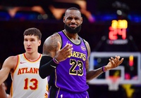 Cán cột mốc đặc biệt, LeBron James phá kỷ lục NBA tồn tại hơn 2 thập kỷ của huyền thoại Michael Jordan