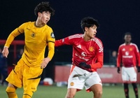 Cầu thủ gốc Việt ra mắt, góp công vào chiến thắng của U18 Man United