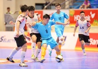 “Mưa” bàn thắng và thẻ đỏ ở trận Hà Nội vs Trẻ TPHCM, Sài Gòn Titans suýt gây sốc