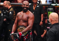 Jon Jones chế giễu bản đề xuất tước đai vô địch UFC từ khán giả 