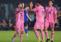 Messi kiến tạo và ghi 2 bàn bằng lốp bóng qua thủ môn sau 24 phút