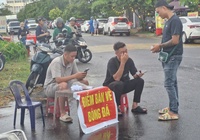 Giá vé xem cựu cầu thủ M.U đá ở Đà Nẵng giảm sốc: “Rao” 50.000 đồng/vé