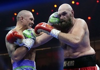 Oleksandr Usyk nhận được kèo từ Tyson Fury trước ngày đấu Dubois
