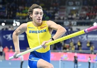 “Siêu nhân” Armand Duplantis lập kỷ lục nhảy sào gây sốc tại giải điền kinh thế giới 2022