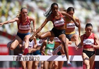 Kỷ lục gia thế giới thua đau ở đường chạy 3000m chướng ngại vật nữ Olympic Tokyo