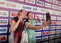 Nỗi đau, nước mắt và cử chỉ độc đáo ở giải cầu lông Sudirman Cup 2025