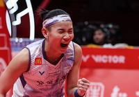 Giải cầu lông World Tour Finals 2023: Bị dẫn 10-19, idol của Nguyễn Thùy Linh vẫn loại số 1 thế giới