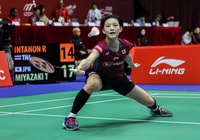 "Thần đồng cầu lông" Nhật Tomoka Miyazaki loại cựu số 1 thế giới Ratchanok Intanon ở Hong Kong Open 2024