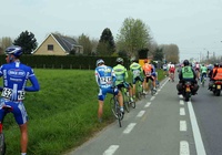 Các tay đua xe đạp Tour de France đi vệ sinh như thế nào?