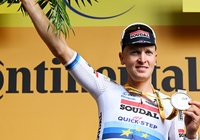 Tim Merlier thắng chặng 3 cuộc đua xe đạp Tour de France 2025 khi Áo vàng chặng đầu Philipsen bỏ cuộc do tai nạn