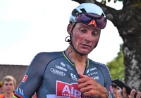 Mathieu van der Poel buộc phải bỏ cuộc đua xe đạp Tour de France 2025 vì viêm phổi
