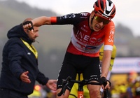Arensman thắng chặng 19 khi Áo vàng Pogacar chạm tay vào danh hiệu thứ 4 ở cuộc đua xe đạp Tour de France
