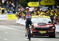Groves thắng chặng thứ 20 của cuộc đua xe đạp Tour de France 2025 khi Pogacar duy trì vị trí dẫn đầu