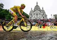 Tadej Pogacar vô địch cuộc đua xe đạp Tour de France 2025, nhưng vuột chiến thắng chặng cuối
